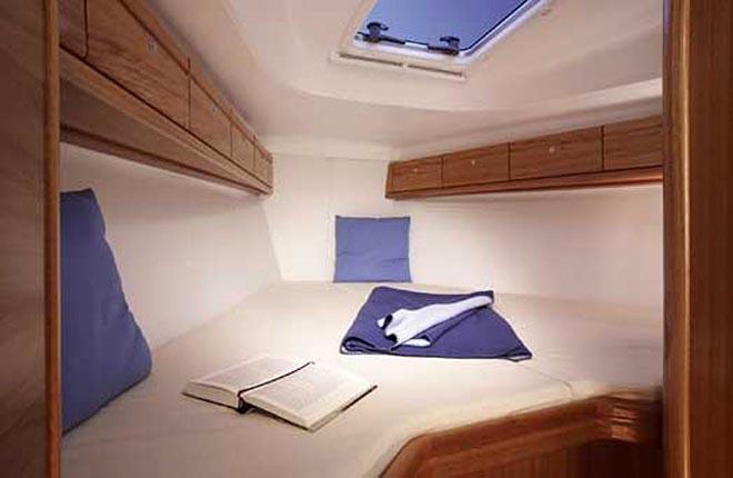 Bavaria 37 cabin ©  SW